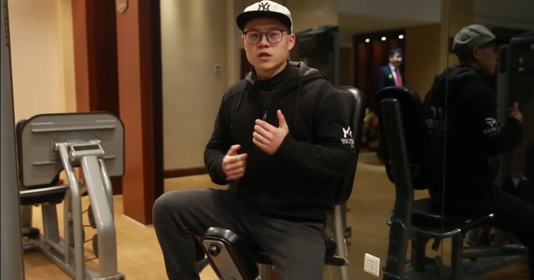 怎么正确使用坐姿髋外展器材