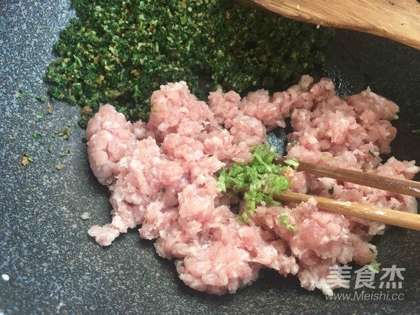 荠菜饺子的做法