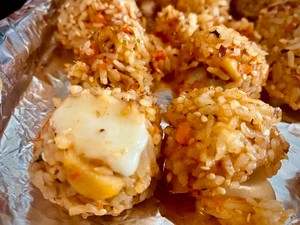 金枪鱼芝士饭团的做法