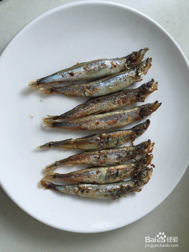 香煎多春鱼的做法——多春鱼怎么做好吃？