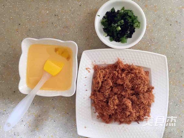 毛毛虫肉松面包