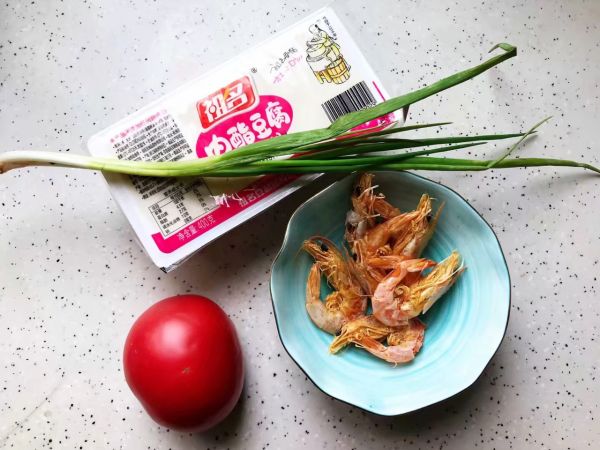 西红柿虾干豆腐羹