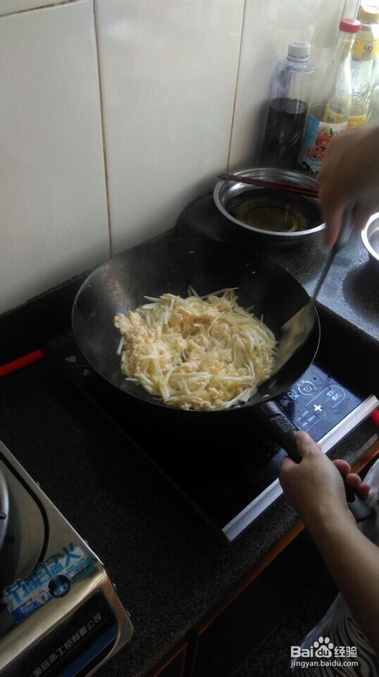 简单易学又好吃的韭黄炒蛋