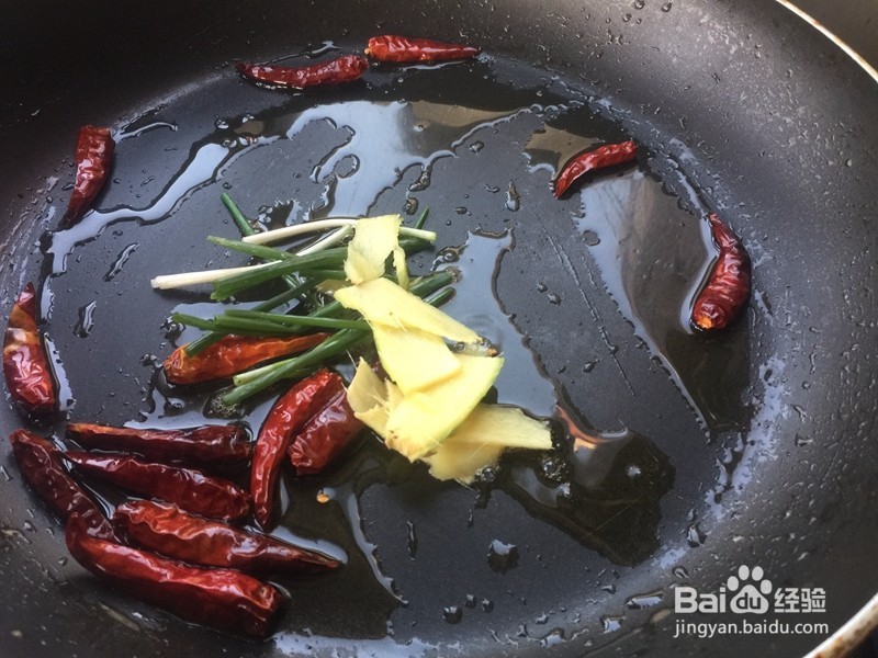 怎么做麻辣葱姜炒蛏子