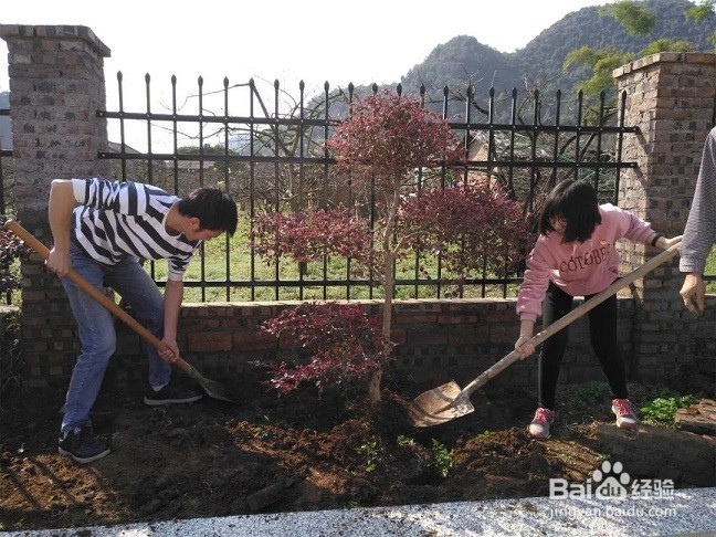 怎么样把地部开个小洞