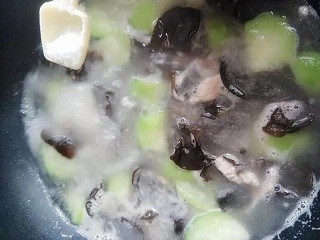 丝瓜木耳肉片汤怎么做
