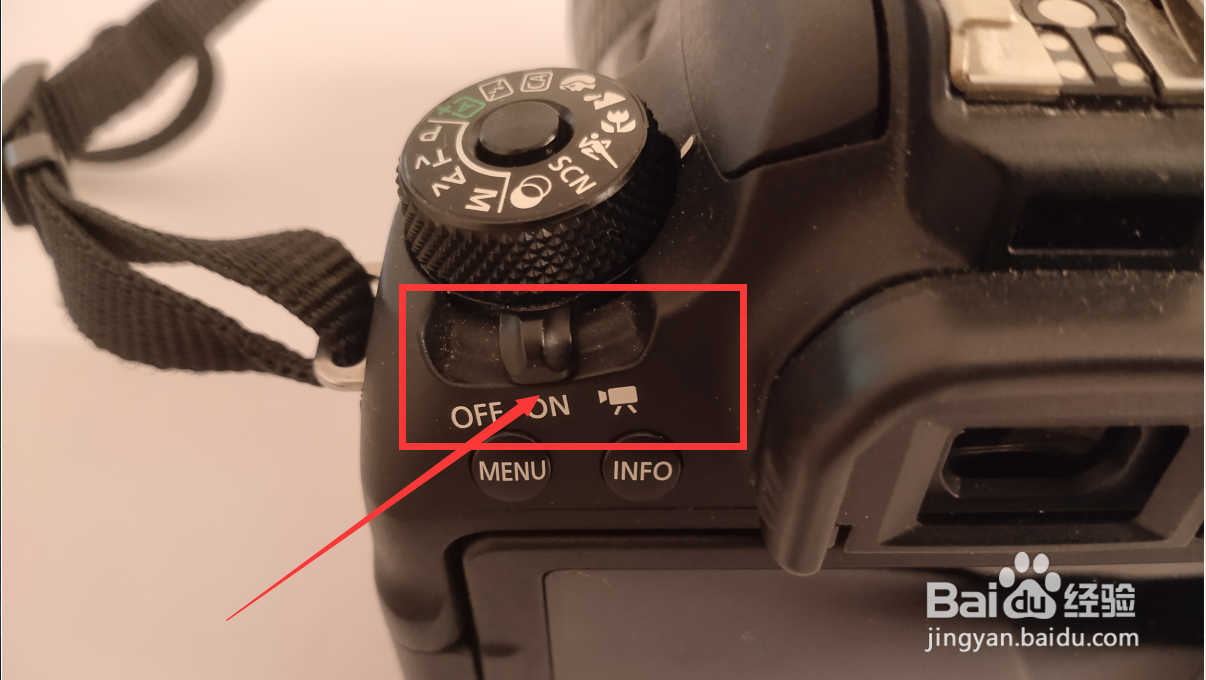 佳能77D如何找到白平衡调节功能？