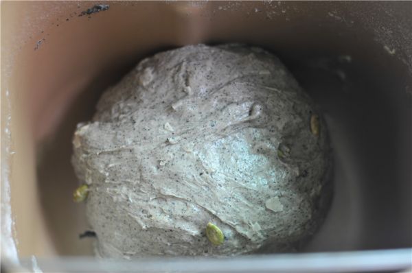 杏仁黑芝麻软欧