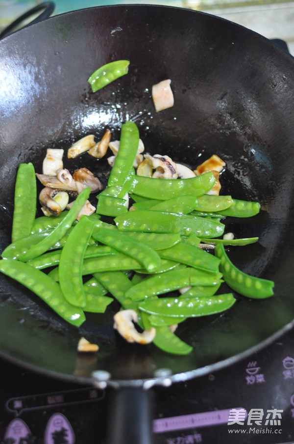 荷兰豆炒鱿鱼