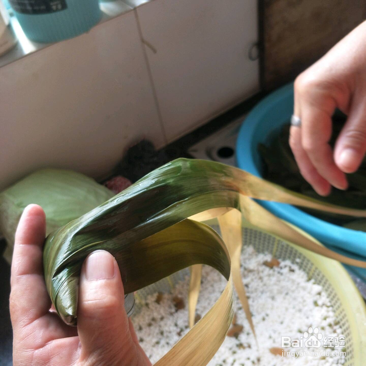 怎么包粽子，扎粽子详细分解步骤是怎样的