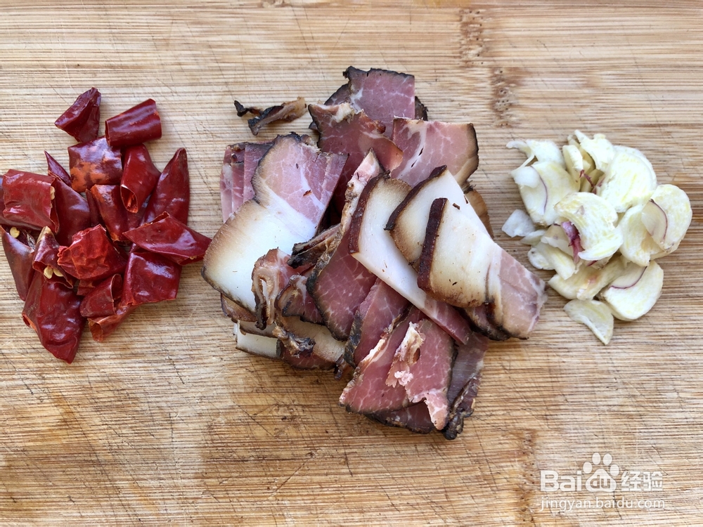 厨爸教你做鱼腥草耳根腊肉