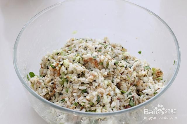 怎么做藜麦金枪鱼芝士烤饭团