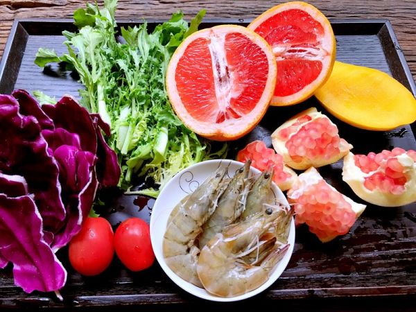 西柚石榴鲜虾沙拉