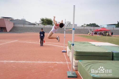 如何跳高才能跳得更高（背越式）