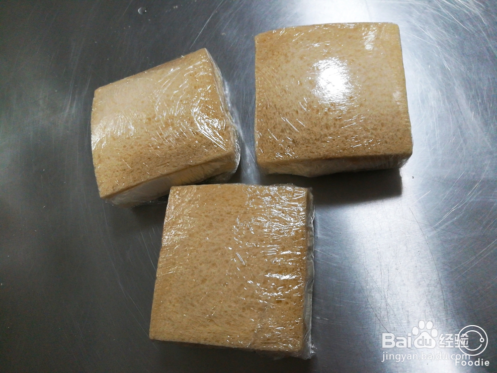 不费事做水果奶油三明治吐司蛋糕