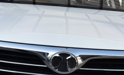 18款绅宝d50尊贵智驾尾灯是let吗