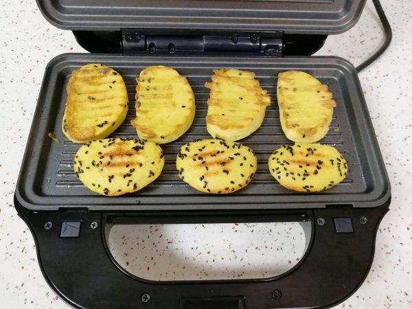 芝麻黄金馒头片