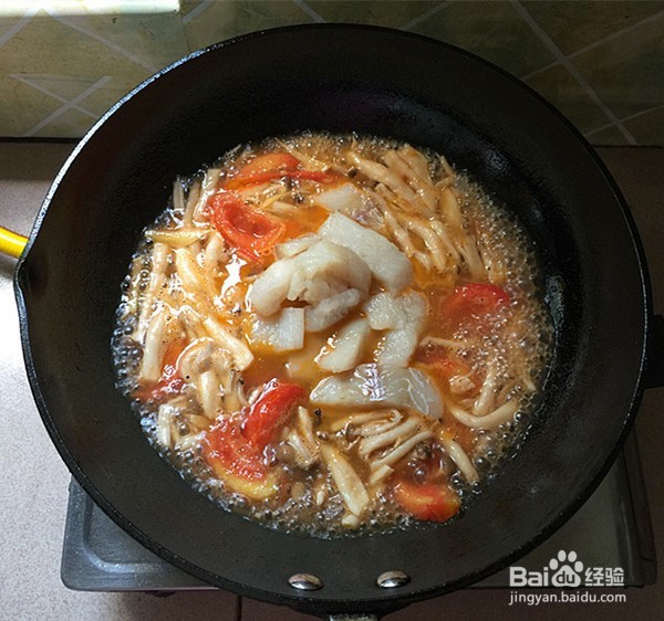 海鲜菇煮狭鳕鱼柳