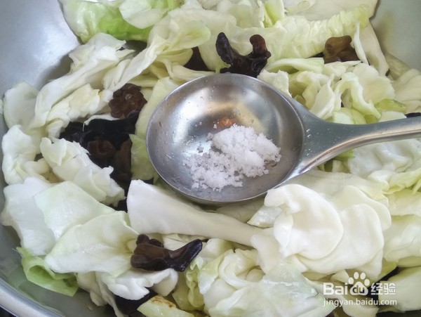 黑木耳烧圆白菜