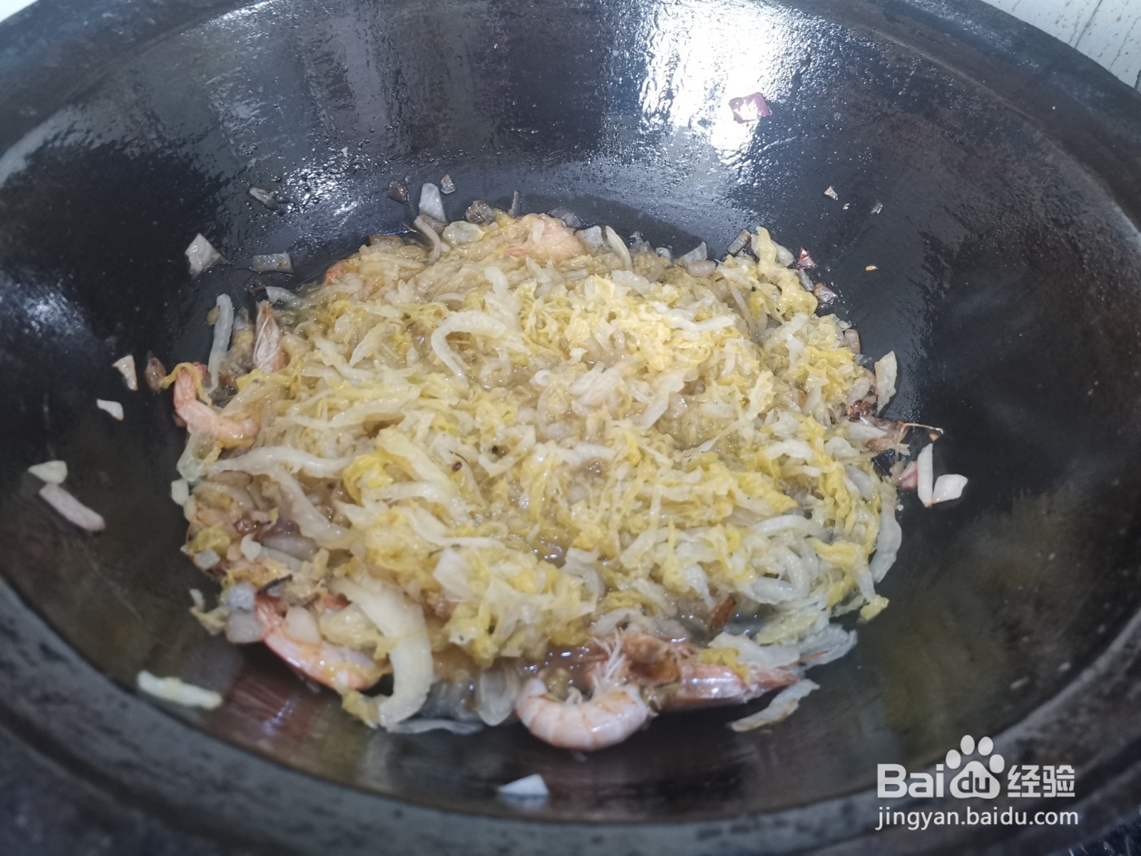 海虾炖酸菜的做法