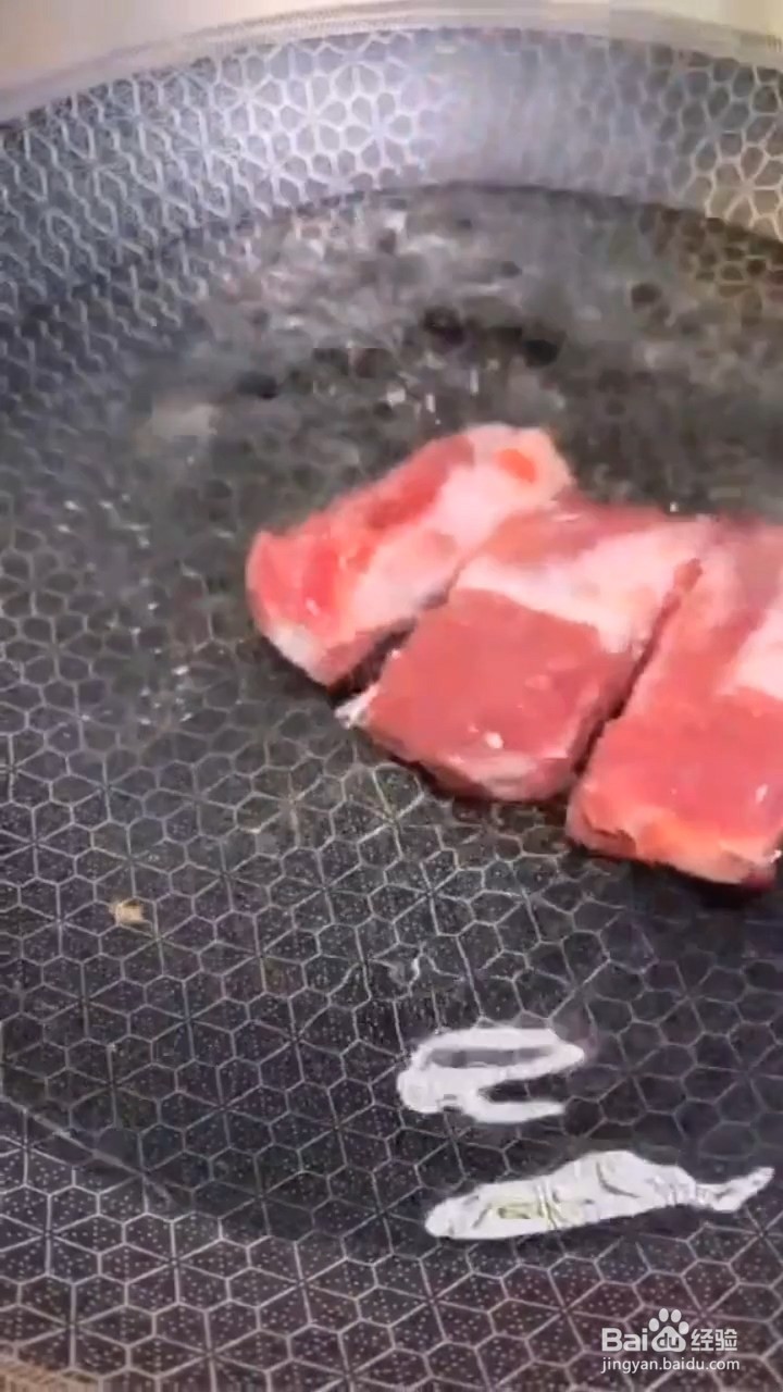 如何制作好吃的排骨玉米焖饭