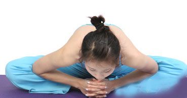 简易脊柱瑜伽动作有效预防颈椎病