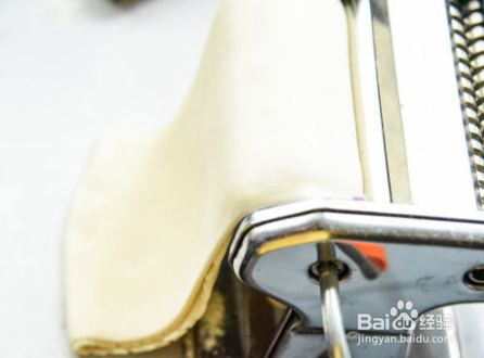 蒸烤箱双色柳叶包子