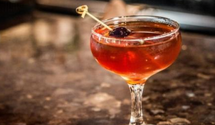 蓝柑桂是什么?有人说蓝柑桂是白柑加别的调制的,那白柑又是什么