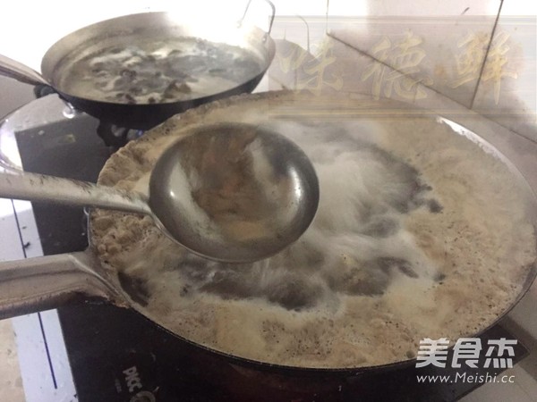 砂锅排骨炖玉米汤