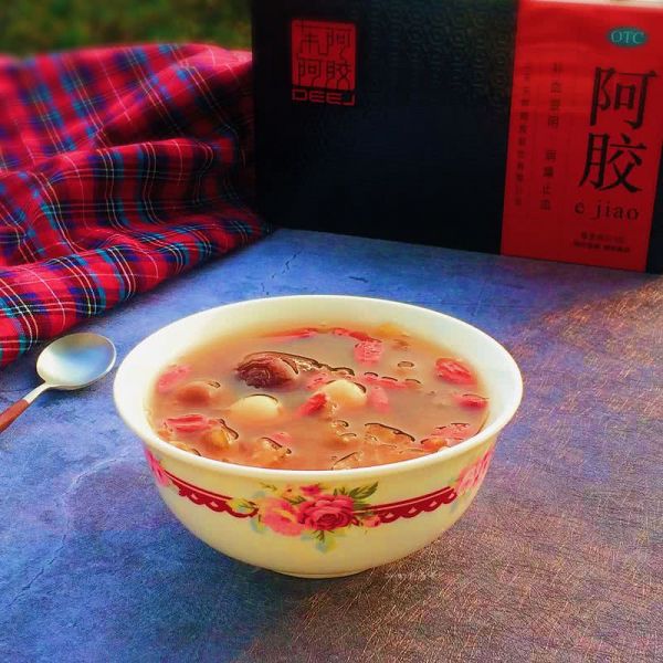 阿胶桂圆莲子羹