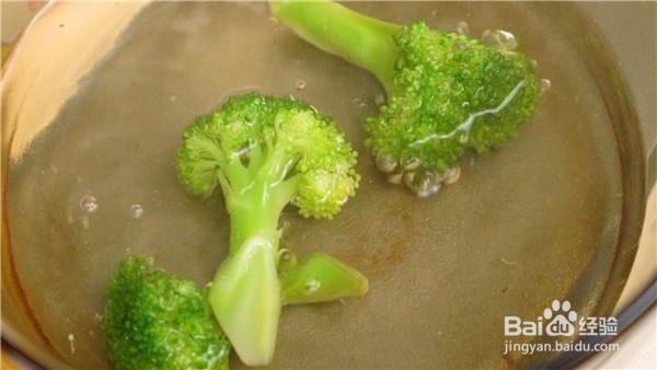 婴儿辅食之西蓝花红薯粥