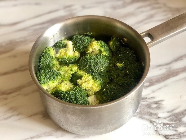 教你做虾仁炒西兰花