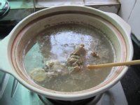 萝卜骨头汤的做法