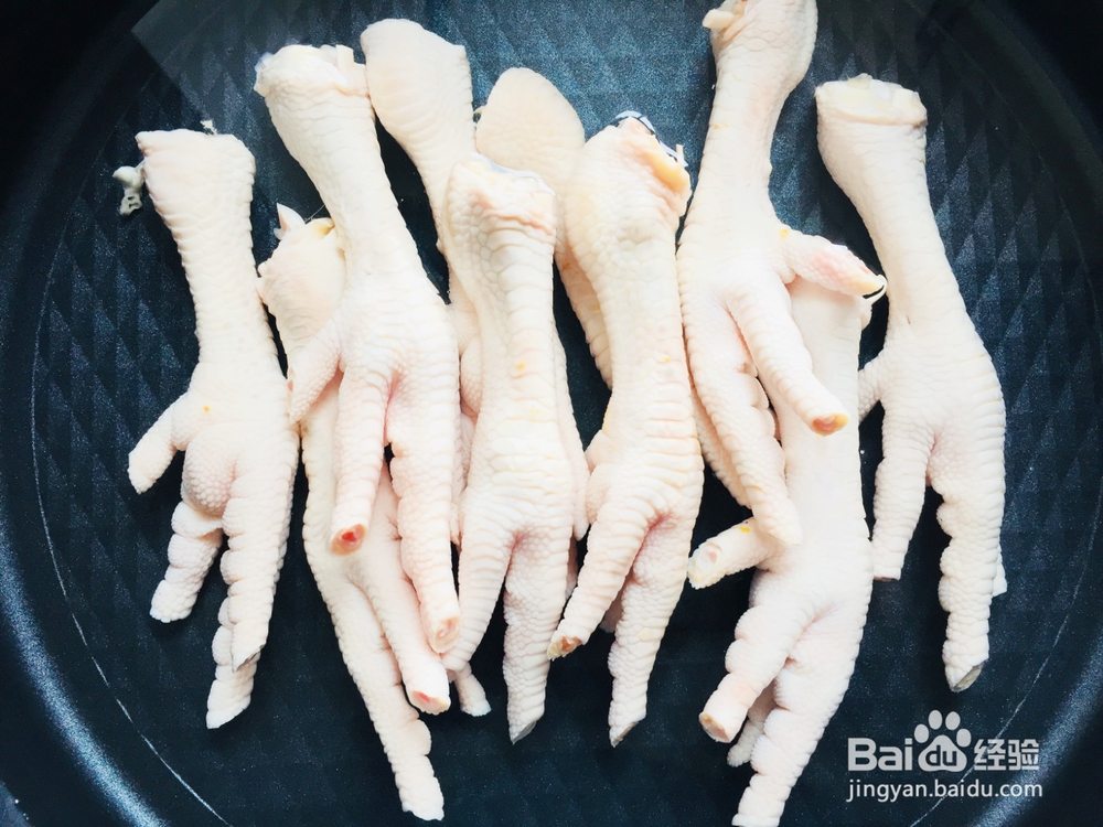 香辣红烧凤爪怎么做才好吃？可以秒杀多数卤味店