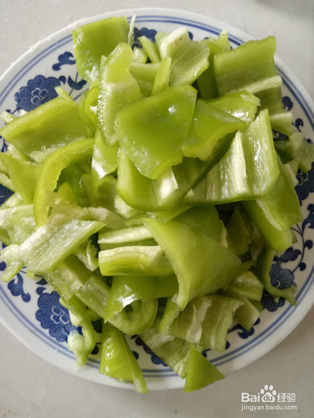 炸肉片炒青椒木耳的家常做法