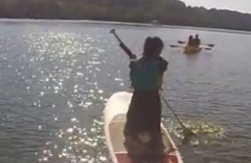 单人皮划艇怎么控制方向