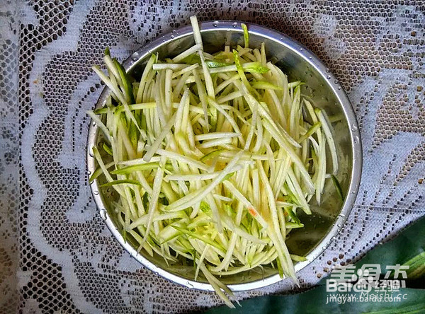 西葫芦炒三丝