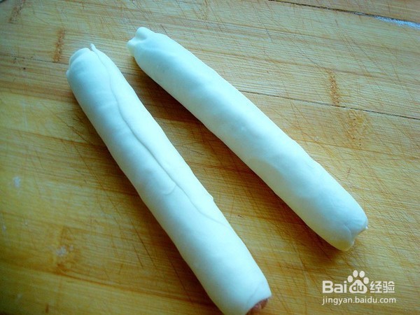 如何做美味的饺子皮卷火腿肠