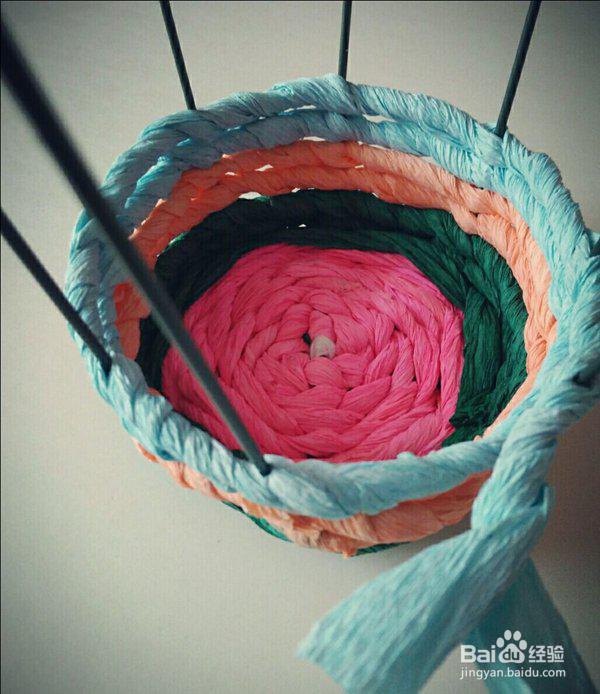 皱纹纸diy彩色手工笔筒