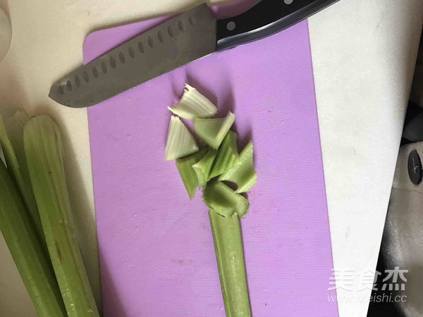 黑胡椒杏鲍菇炒西芹