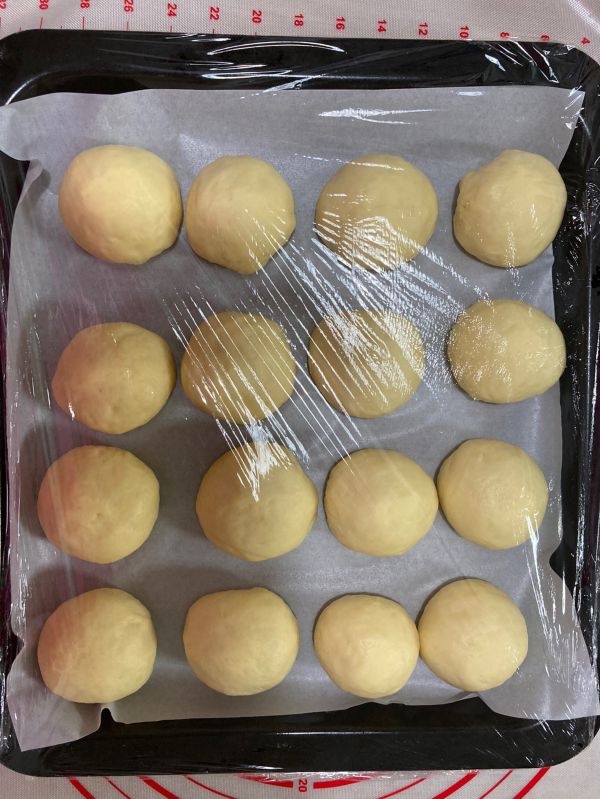 蜂蜜牛奶小面包