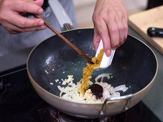 咖喱鲜虾粉丝煲怎么做?