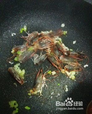 教你制作美味的虾仁豆腐煲