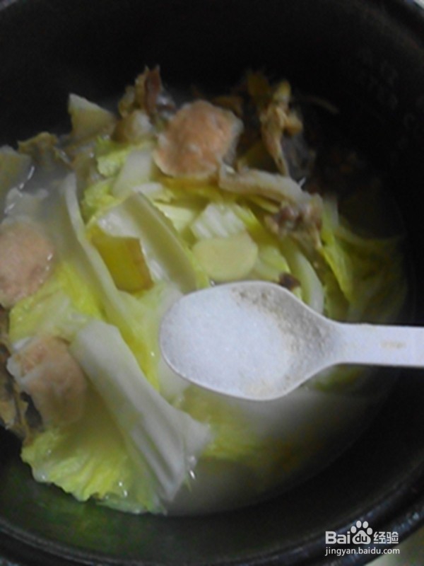 剩鸡骨熬白菜