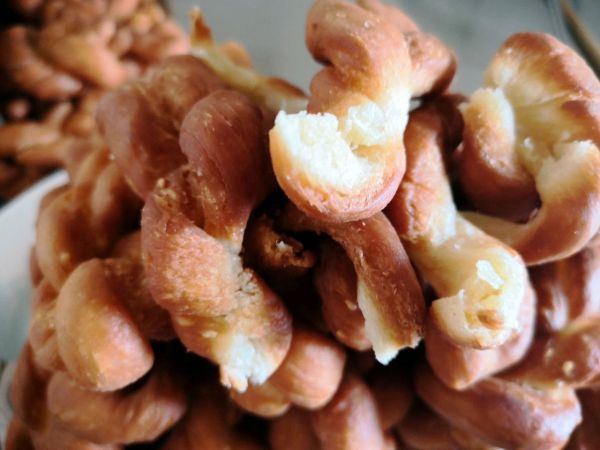 #餐桌上的春日限定#甜软麻花