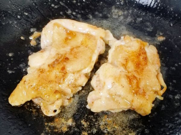 黑椒鸡腿海苔包饭