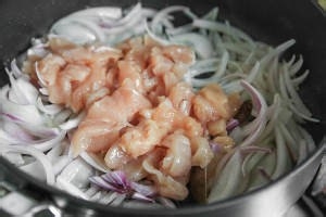 养生食补酱香香菇鸡肉焖饭的做法