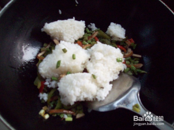 双椒豆干炒饭