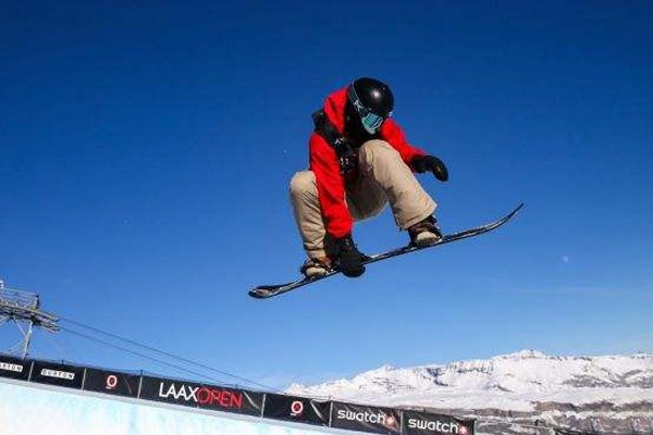 中国国家级单板滑雪在哪年正式成立