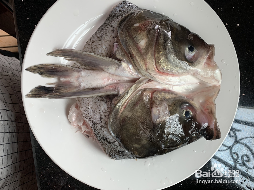 光盘剁椒鱼头海鲜美食教程